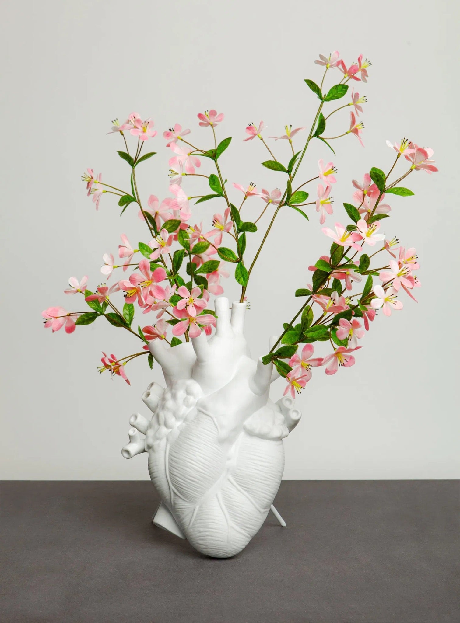 Love in Bloom Vase: Wenn Liebe Form annimmt